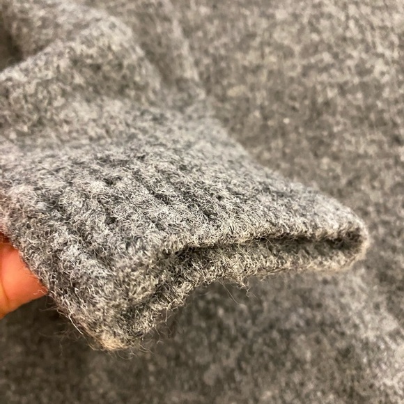 H&M Women’s Oversized Pullover V-Neck Sweater Gray XL-XXL - Picture 10 of 11